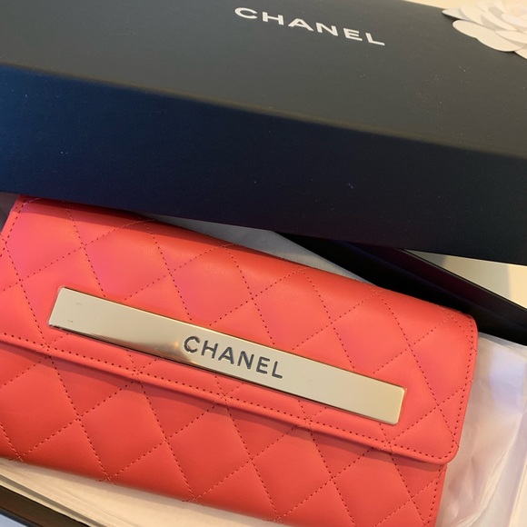 CHANEL Handbags - Chanel wallet